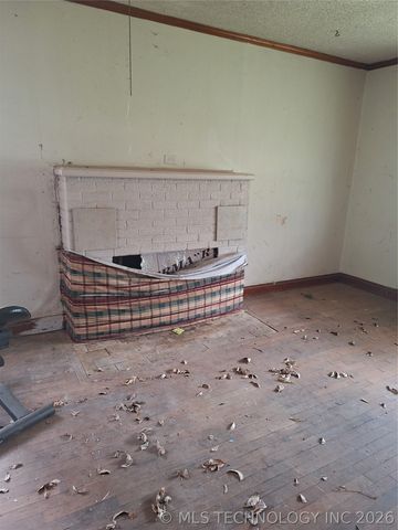 425 W 8TH Street, Chelsea, OK 74016