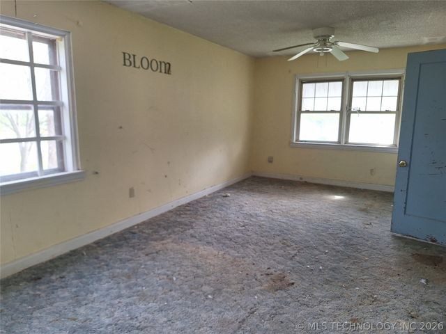 425 W 8TH Street, Chelsea, OK 74016