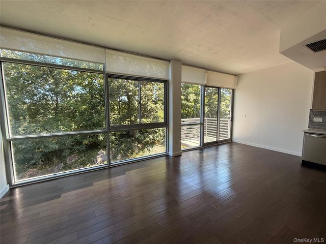 250 S Central Park Avenue 5i, Hartsdale, NY 10530