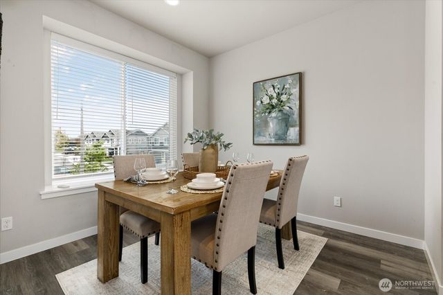205 SW 4th Lane, Oak Harbor, WA 98277