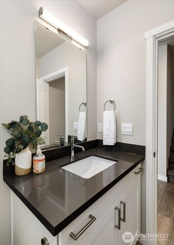205 SW 4th Lane, Oak Harbor, WA 98277