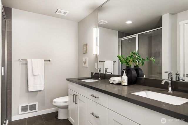 205 SW 4th Lane, Oak Harbor, WA 98277