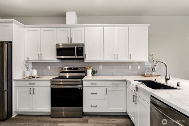205 SW 4th Lane, Oak Harbor, WA 98277