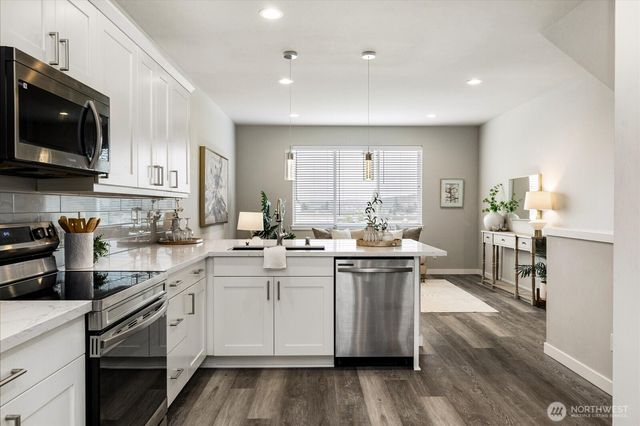 205 SW 4th Lane, Oak Harbor, WA 98277