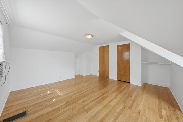8818 S Sacramento Avenue, Evergreen Park, IL 60805