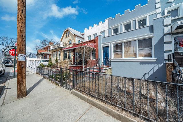 25-17 McIntosh Street, East Elmhurst, NY 11369