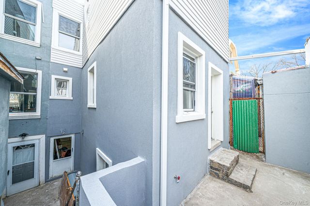 25-17 McIntosh Street, East Elmhurst, NY 11369