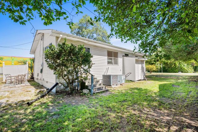2705 Madison Dr., North Myrtle Beach, SC 29582