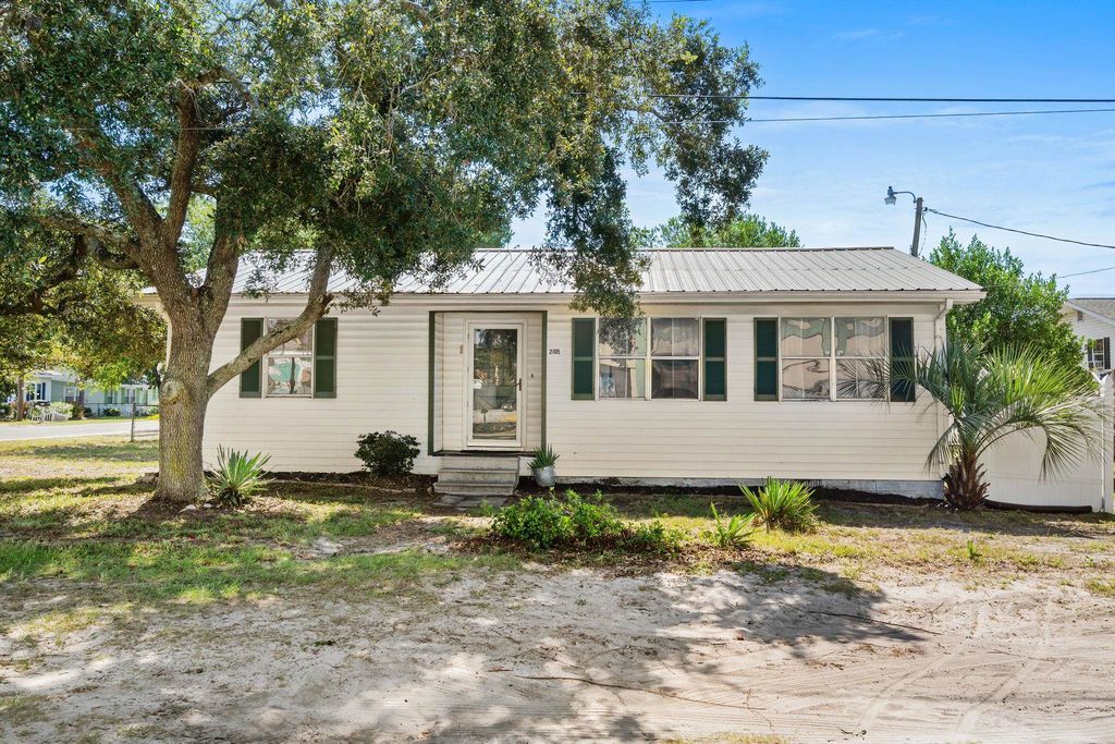 2705 Madison Dr., North Myrtle Beach, SC 29582