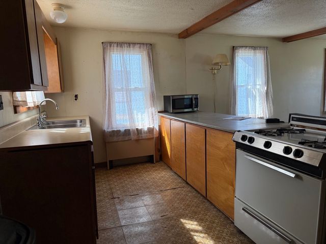 1052 Pine Road, Bay City, MI 48706