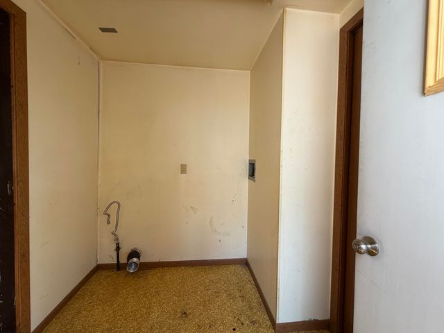 1052 Pine Road, Bay City, MI 48706