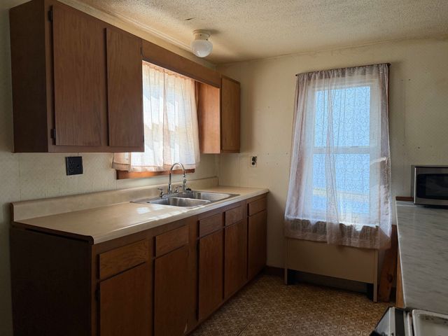 1052 Pine Road, Bay City, MI 48706