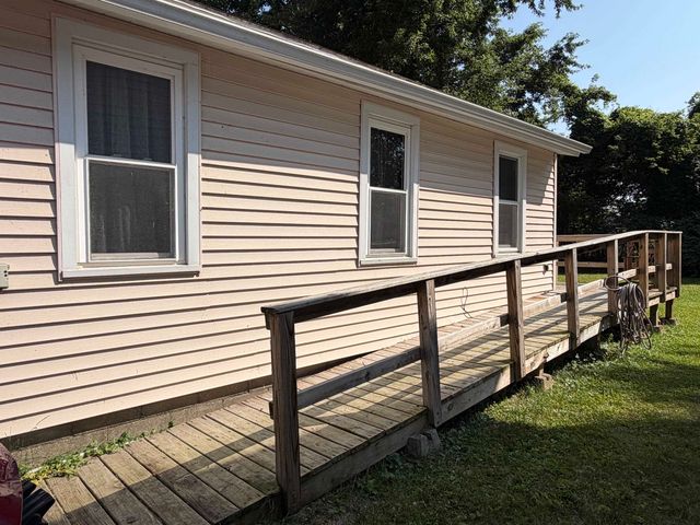 1052 Pine Road, Bay City, MI 48706