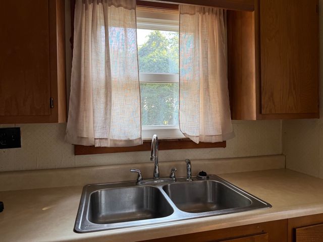 1052 Pine Road, Bay City, MI 48706