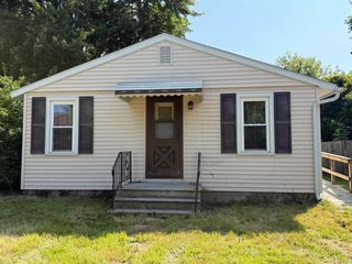 1052 Pine Road, Bay City, MI 48706