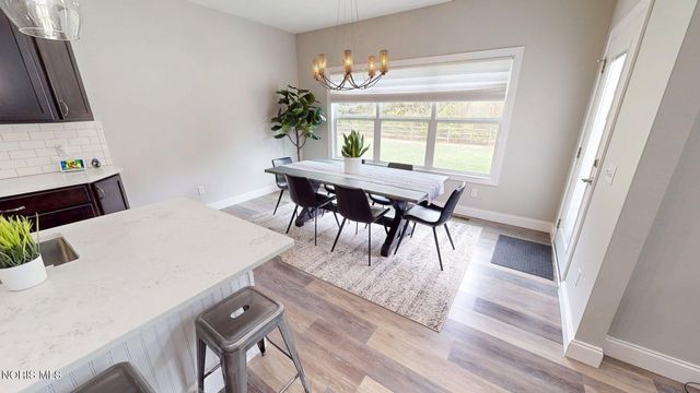 8320 Sycamore Woods Lane, Holland, OH 43528