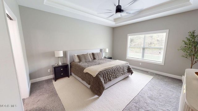 8320 Sycamore Woods Lane, Holland, OH 43528