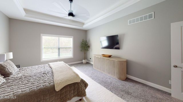 8320 Sycamore Woods Lane, Holland, OH 43528