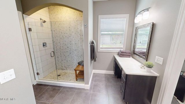 8320 Sycamore Woods Lane, Holland, OH 43528