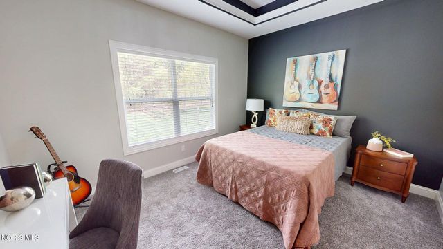 8320 Sycamore Woods Lane, Holland, OH 43528