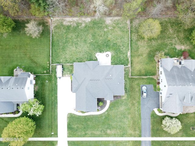 8320 Sycamore Woods Lane, Holland, OH 43528
