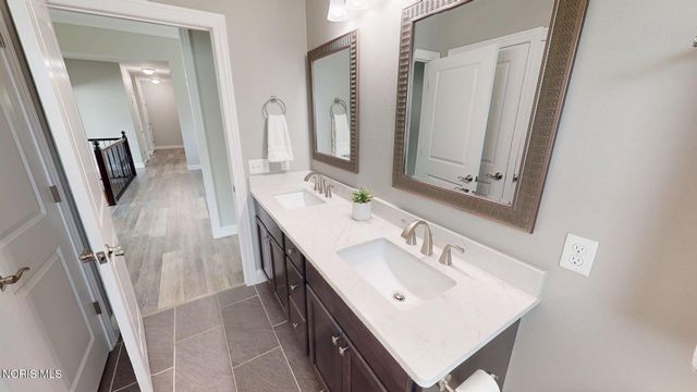 8320 Sycamore Woods Lane, Holland, OH 43528
