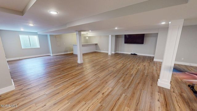 8320 Sycamore Woods Lane, Holland, OH 43528