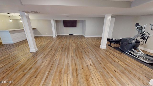 8320 Sycamore Woods Lane, Holland, OH 43528