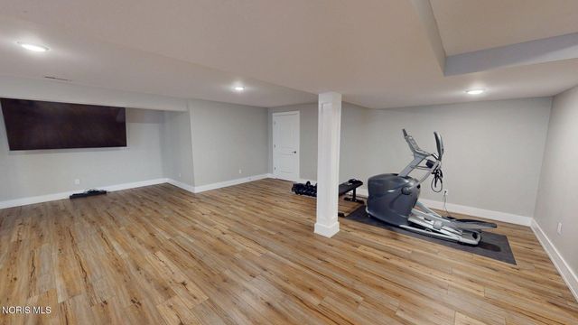 8320 Sycamore Woods Lane, Holland, OH 43528
