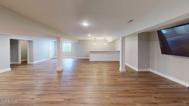 8320 Sycamore Woods Lane, Holland, OH 43528
