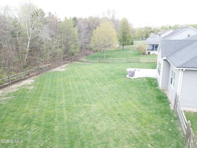 8320 Sycamore Woods Lane, Holland, OH 43528