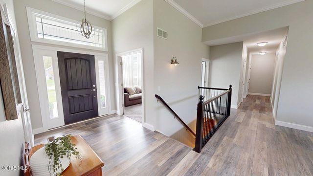 8320 Sycamore Woods Lane, Holland, OH 43528