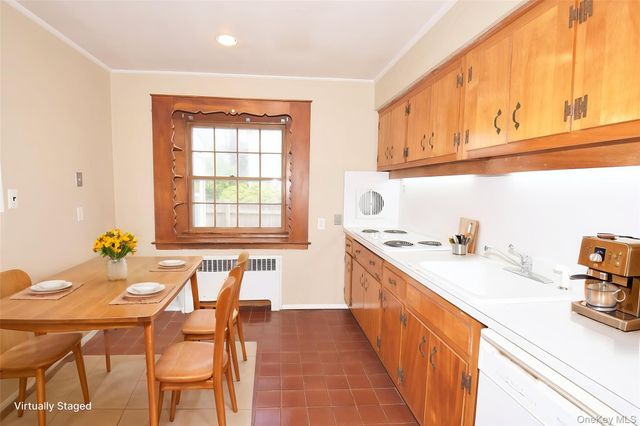283 Princeton Road, Rockville Centre, NY 11570