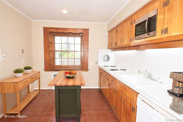 283 Princeton Road, Rockville Centre, NY 11570