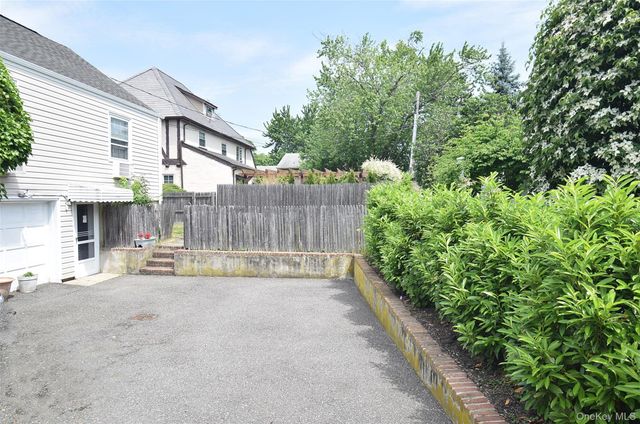 283 Princeton Road, Rockville Centre, NY 11570