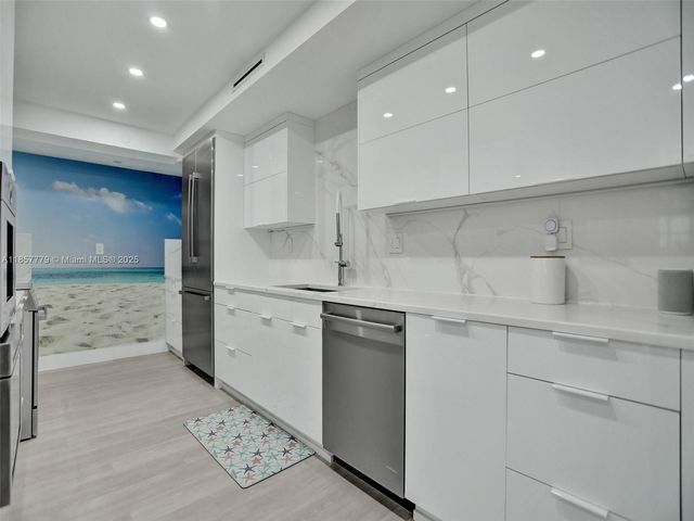 1155 Hillsboro Mile 202, Hillsboro Beach, FL 33062