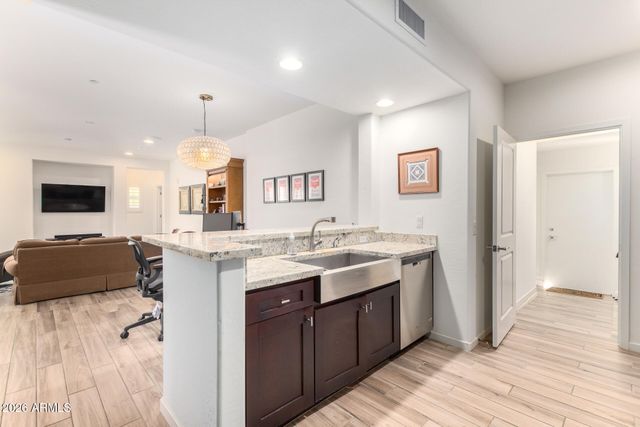 3935 E ROUGH RIDER Road 1271, Phoenix, AZ 85050