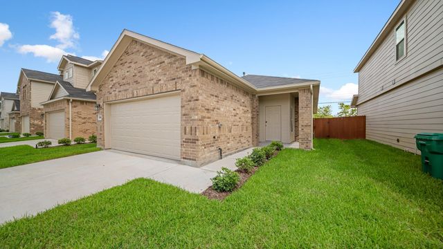 5015 Lady Morgan Drive, Houston, TX 77048