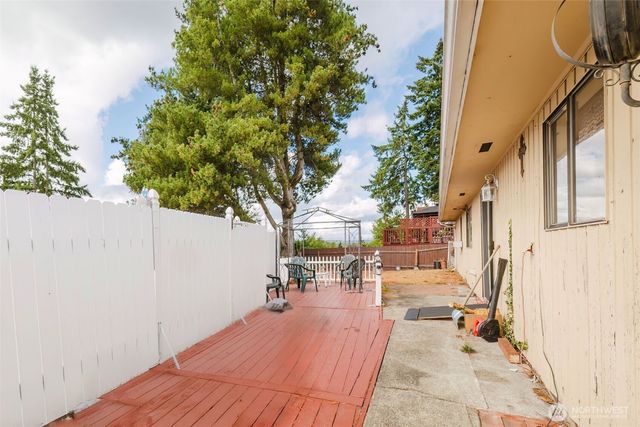 567 Juniper Street, Bremerton, WA 98310