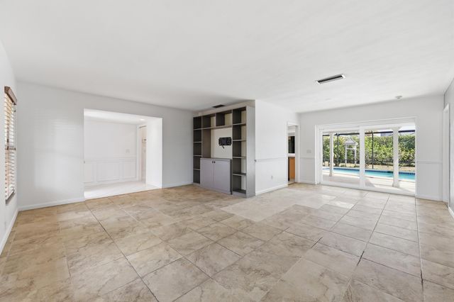9696 Honeysuckle Avenue, Palm Beach Gardens, FL 33410