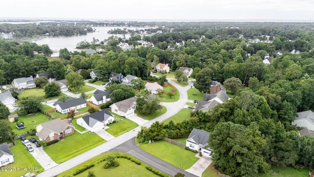 120 Secretariat Drive, Sneads Ferry, NC 28460