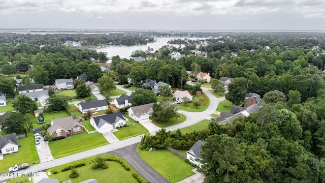 120 Secretariat Drive, Sneads Ferry, NC 28460