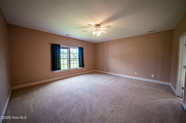 120 Secretariat Drive, Sneads Ferry, NC 28460