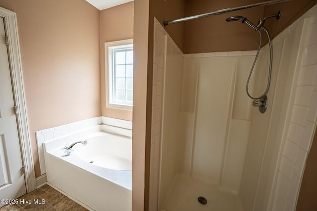 120 Secretariat Drive, Sneads Ferry, NC 28460