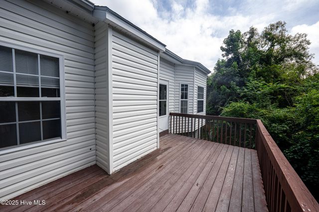 120 Secretariat Drive, Sneads Ferry, NC 28460