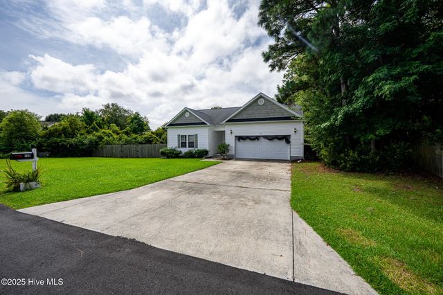 120 Secretariat Drive, Sneads Ferry, NC 28460