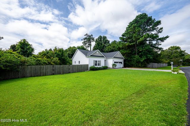 120 Secretariat Drive, Sneads Ferry, NC 28460