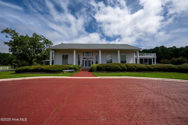120 Secretariat Drive, Sneads Ferry, NC 28460