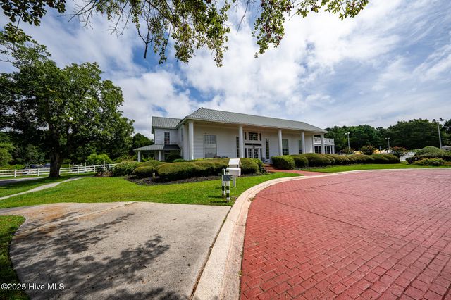 120 Secretariat Drive, Sneads Ferry, NC 28460