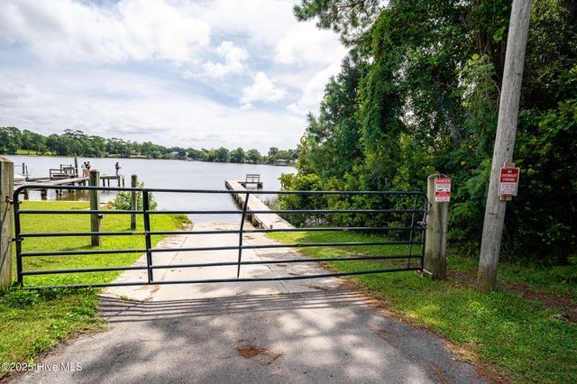 120 Secretariat Drive, Sneads Ferry, NC 28460